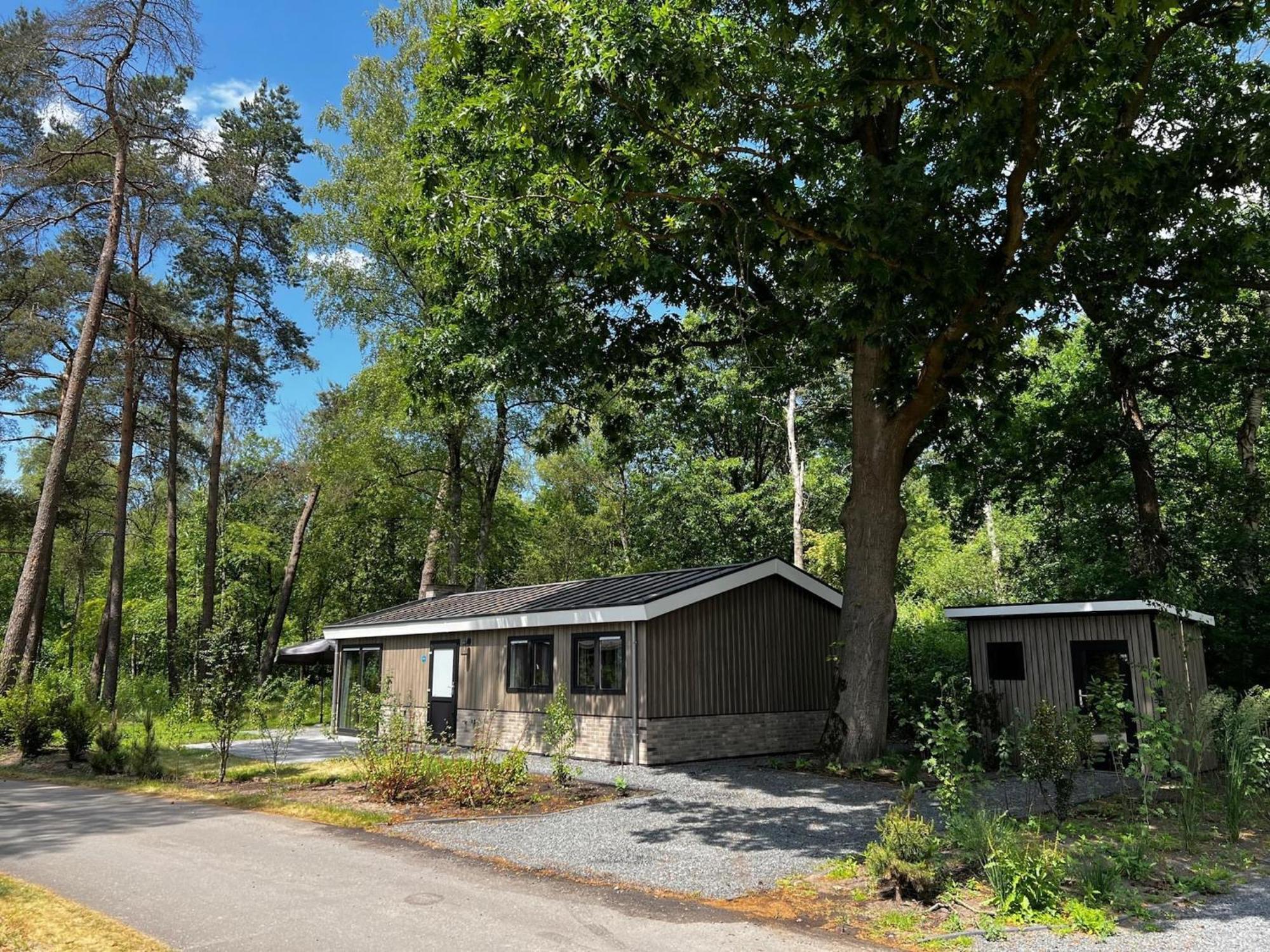 Chalet Modern In A Park, Bordering The Hoge Veluwe National Park *